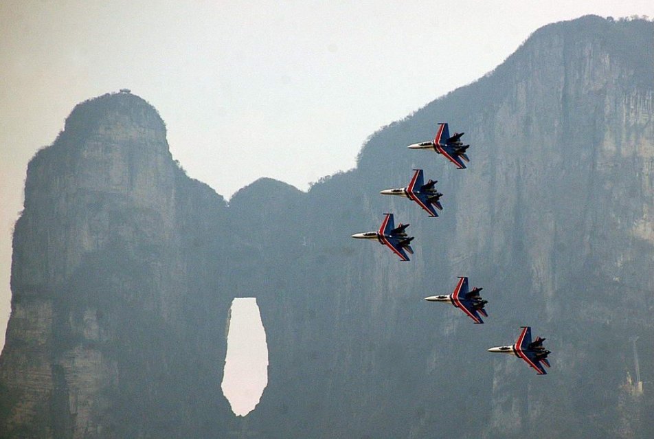 su-27 and tianmen moutain