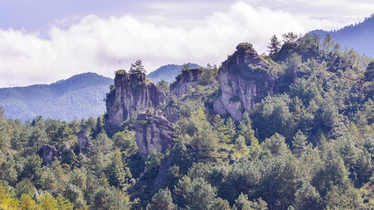 Shuangtong Mountain Scenic Area