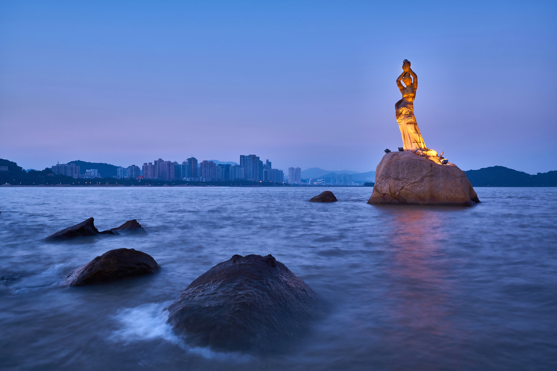 Zhuhai Fisher Girl Statue